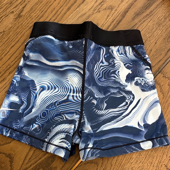 Nike Blue & White Marble Athletic Compression Shorts - Picture 4 of 4